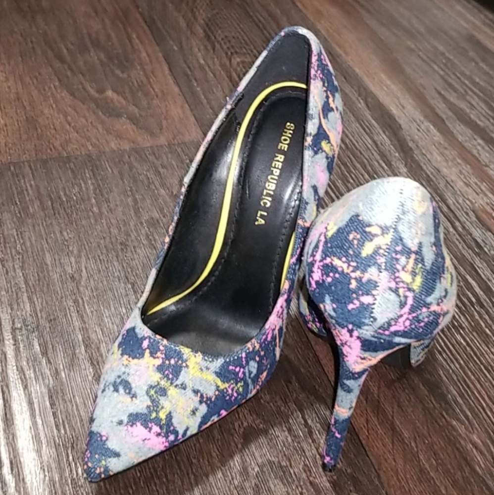 Shoes - Picture 3 of 4